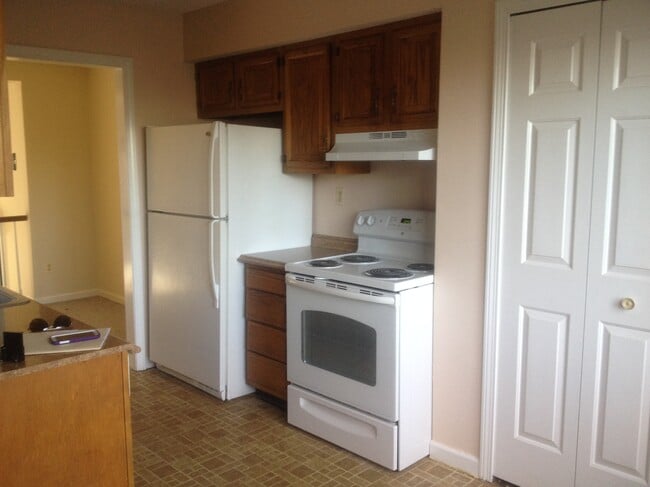 Building Photo - 180 Conestoga Way