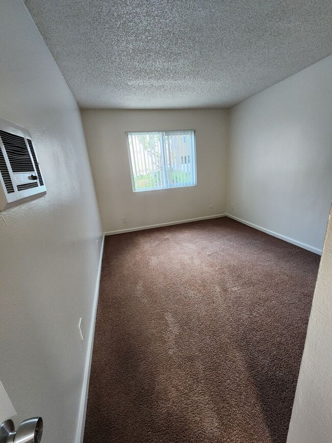 Photo - 3 bed, 2 bath Unit 38K