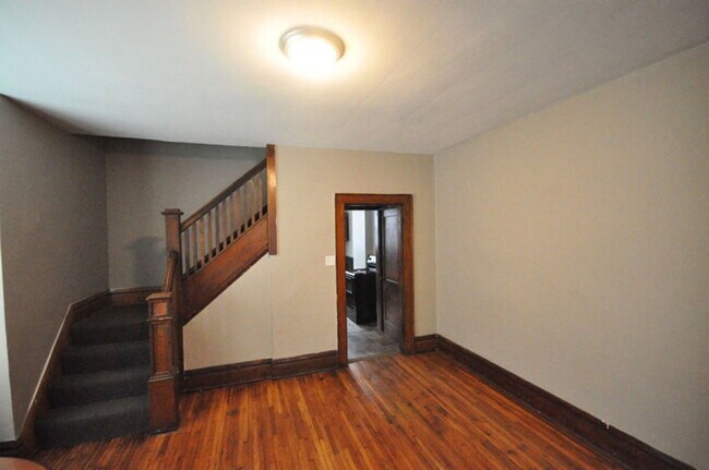 2160 Indianola Ave