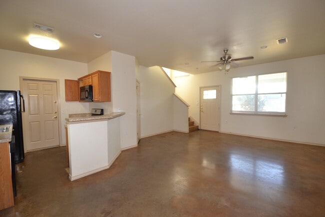 Photo - Meador-6912 Unidad A