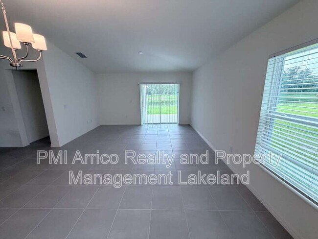 Photo - 524 Carya Wy