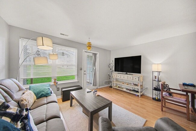 Photo - 1305 Millbrook Trail