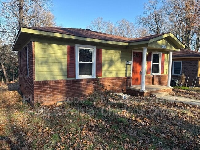 Photo - 1708 Newland Rd