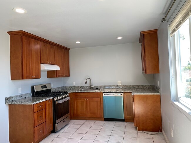 Photo - 1511 Mt Everest Ct House