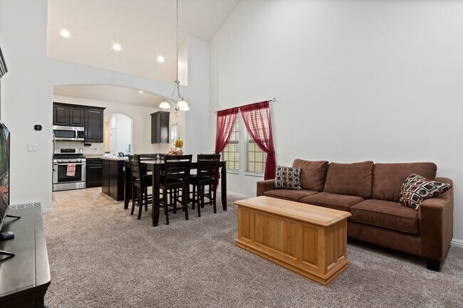 10213 Sacramento Way