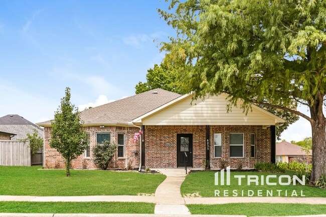 Building Photo - 4825 Freeport Dr Rental