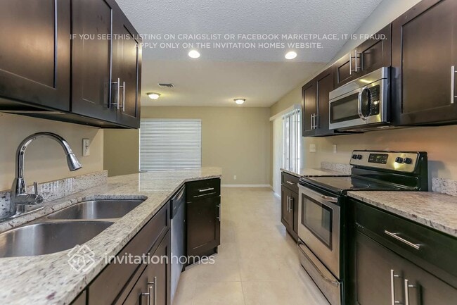 Photo - 6262 Adams St