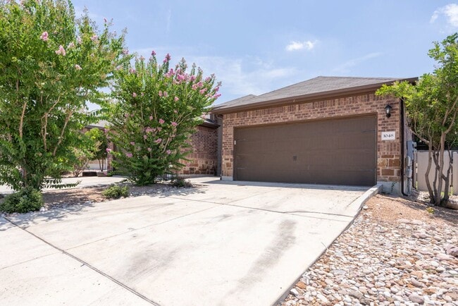 Photo - Nice 3 Bedroom Duplex located in New Braunfels!