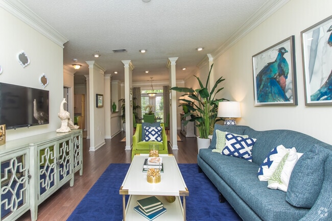 3BR, 3.5BA - 2071SF