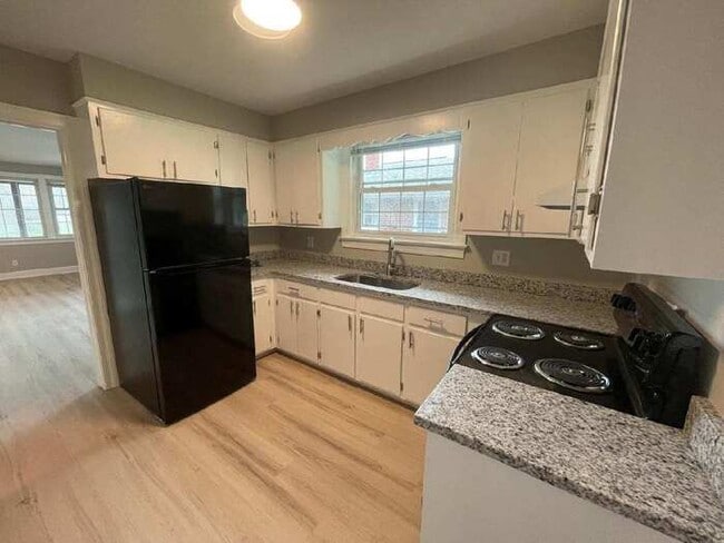 Photo - 3 Bedroom 1 Bath Totally Renovated Propoerty.