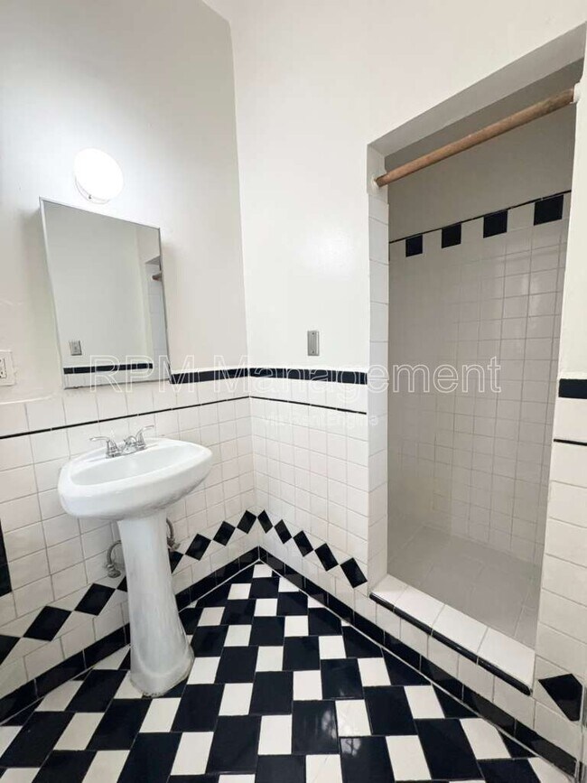 Photo - 901 S Kingsley Dr Unit 204