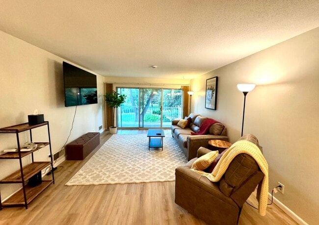 Photo - 2505 S Kiwanis Ave Unit 246