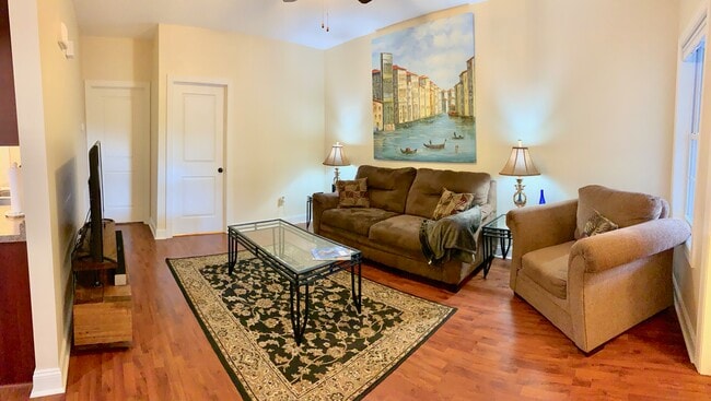 Building Photo - 208 Trescott Ln Unit 208