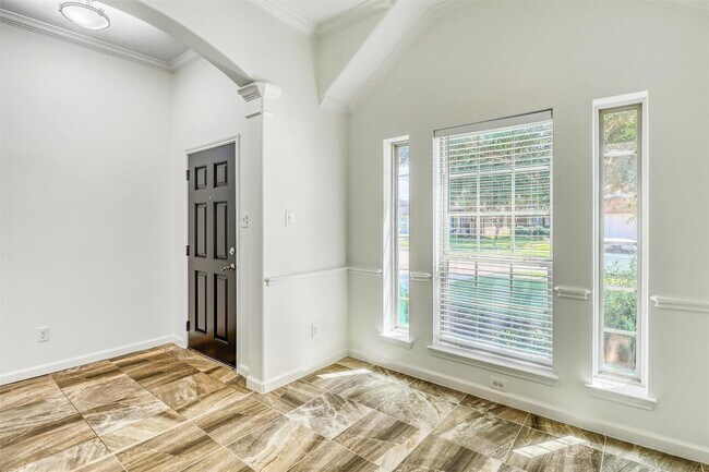 Photo - 6015 Wildbriar Ln