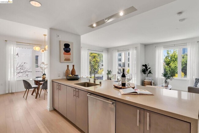 51 Innes Ct Unit 204