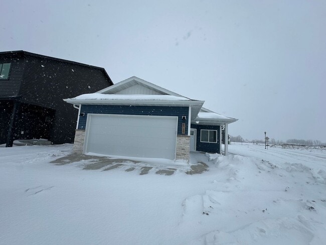 Building Photo - NEW CONSTRUCTION - 3 bdrm/2 bath Home - MOVE IN READY!