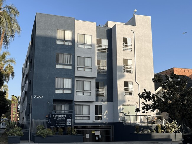 Building Photo - 700 S. Berendo Ave