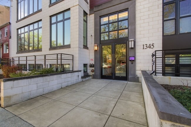 Photo - 1345 K St SE