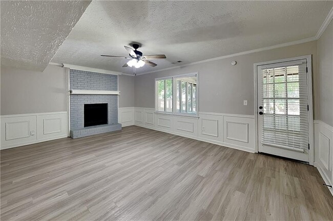 Photo - 9880 Lake Forest Way