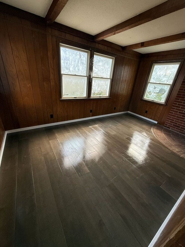 Photo - 5 Bedrooms 1.5 baths house