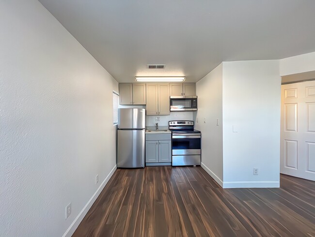 Photo - 317 N 17th Dr Unit 6