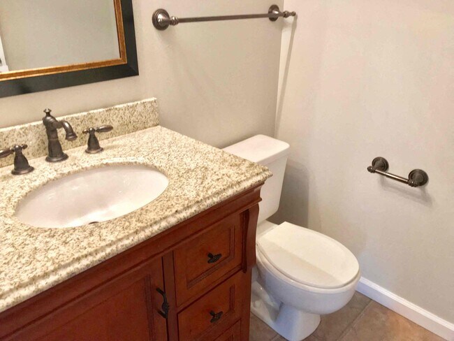 Photo - 9 Kingsmont Ct