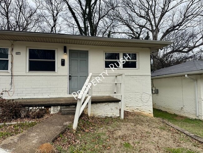 Building Photo - 708 W 47th St Unit A