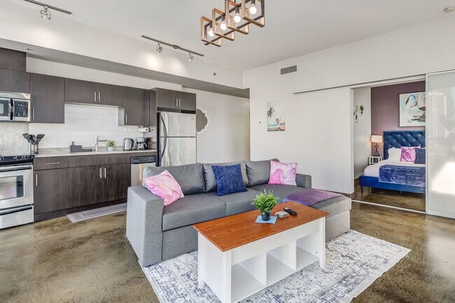 Photo - 135-113 13 Ave SW Unit ID1244630P