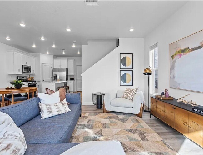 Photo - 3 Bedroom Desert Color Townhome!!