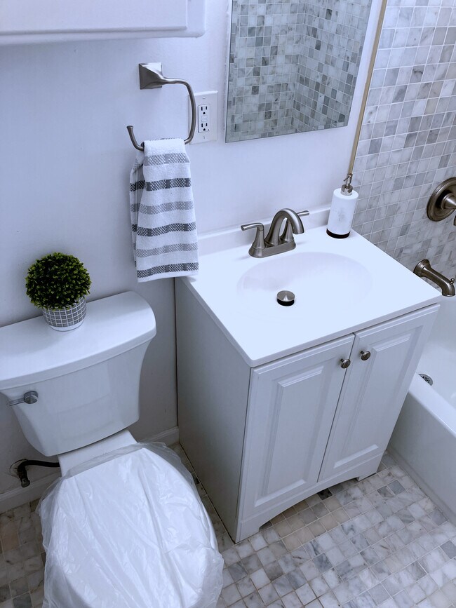 Photo - 1553 Riverside Dr