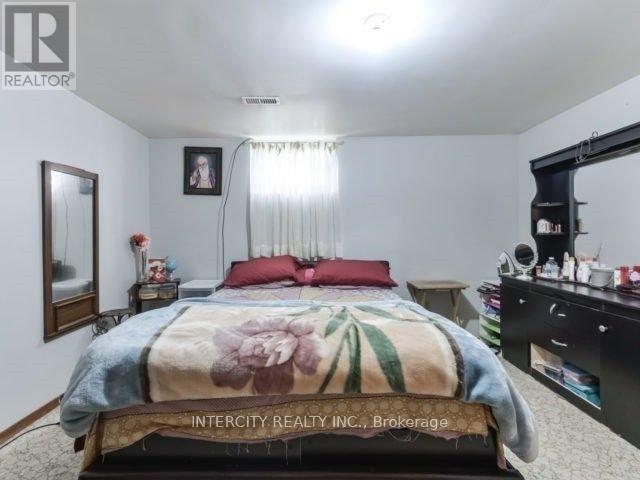 Photo - 167 Silverstone Dr