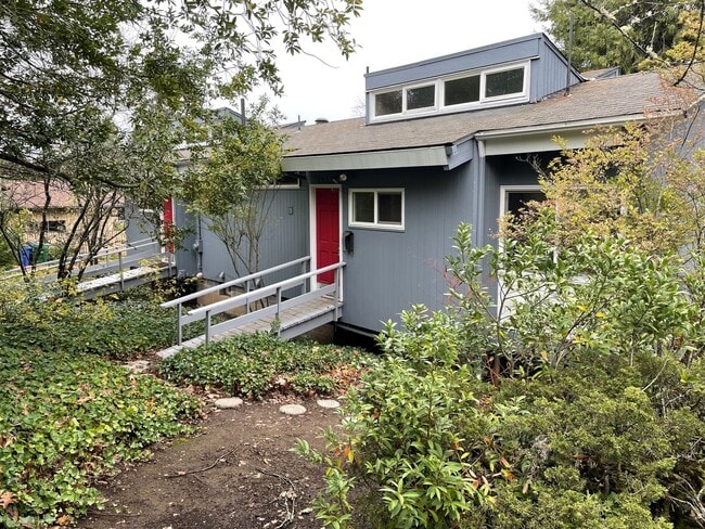 Photo - 3985-3995 Willamette St Unit 3995
