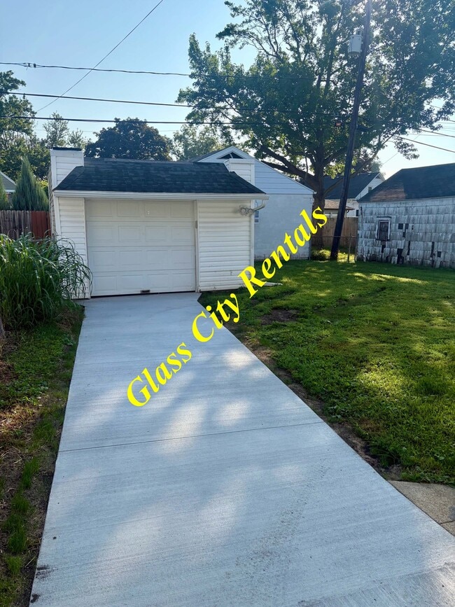 Photo - 3217 Escott Ave