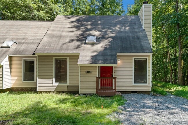 Updated 3BR/1.5BA Chapel Hill Duplex with ... - Updated 3BR/1.5BA Chapel Hill Duplex with ... Casa