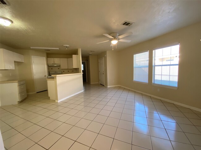Photo - 311 Willowick St