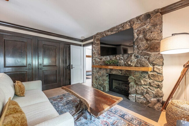 Building Photo - 747 S Galena St Unit ID1031750P Rental