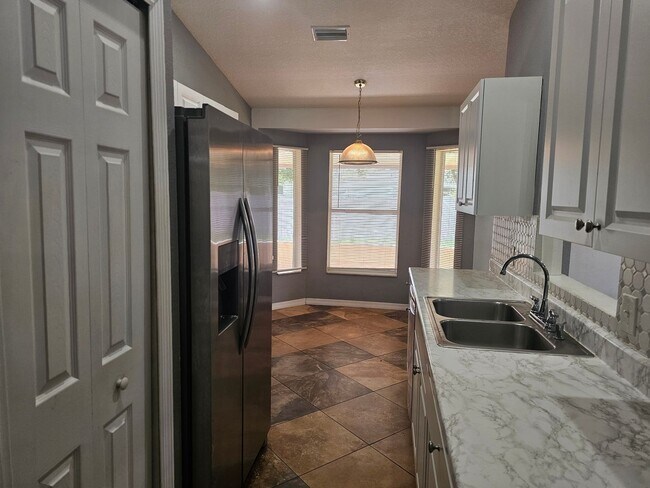 Photo - BEAUTIFUL 3 BED / 2 / BATH /2 CAR GARAGE (...