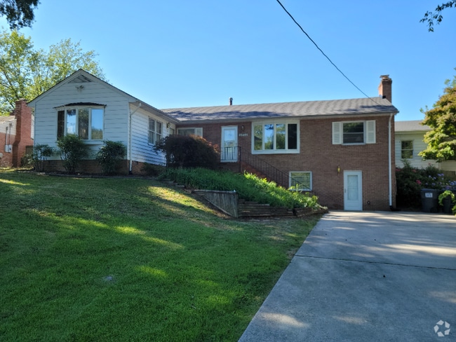 Building Photo - 5132 Gravelbrook Dr Rental