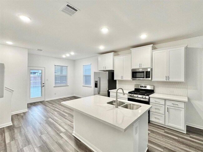 Photo - 611 Emory Crossing Blvd