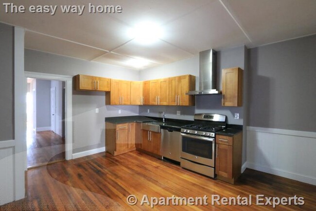 Photo - 173 Rindge Ave Apartamento Unidad #2R