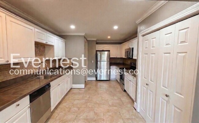 Photo - 2102 Vine St