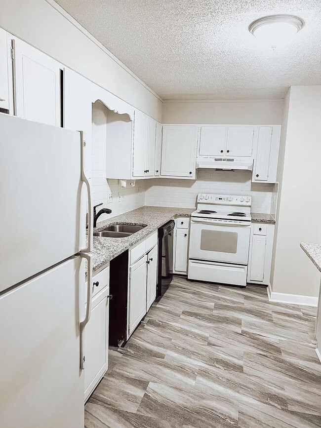 Photo - Room in Apartment on N Hamilton St