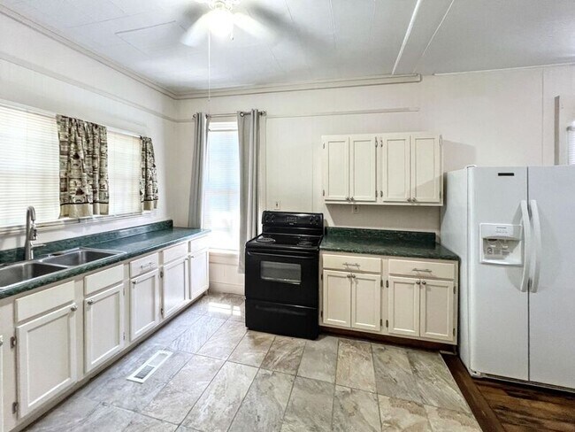 Photo - 8317 Division Ave