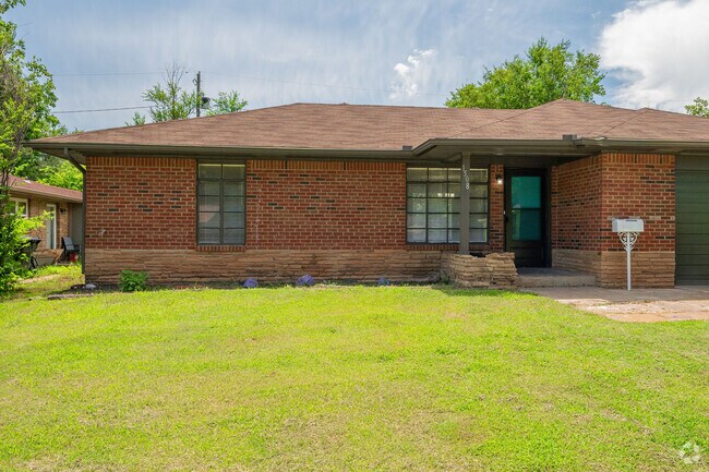 Building Photo - 1508 Meyers Pl Rental