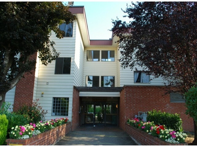 Building Photo - 1909-1909 Salton Rd