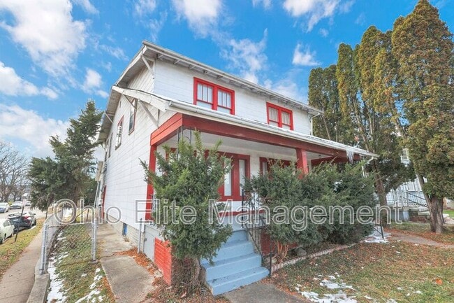 2709 Sullivant Ave