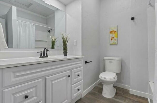 Photo - 322 30th St