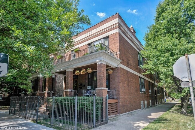 Building Photo - 4258 N Damen Ave Rental