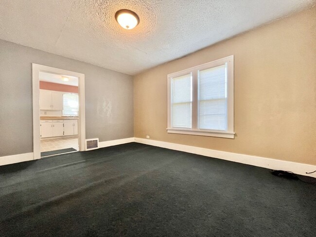 Photo - 917 Amity Ave