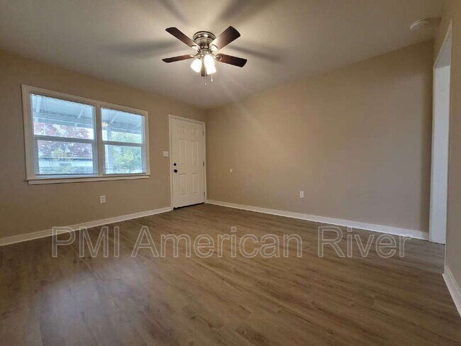 Photo - 3932 Jasmine St